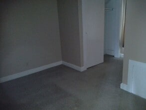 Building Photo - 132 N Vesper St