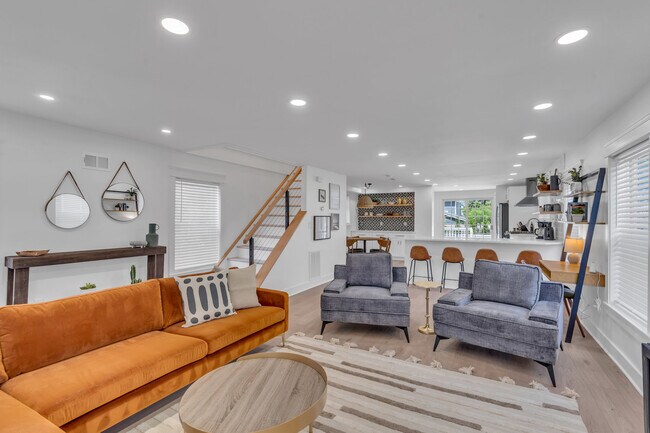 Building Photo - 1205 7th Ave