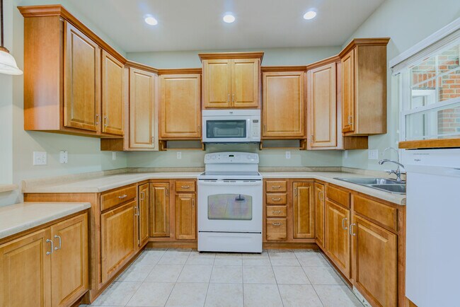 Building Photo - 2612 Face Rock Ct