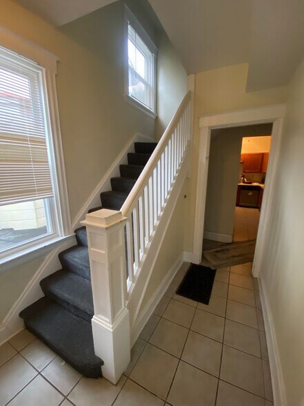 Building Photo - 430 Southview Ave
