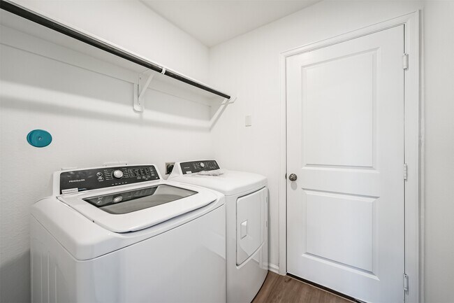 Building Photo - 9123 Estes Lks Dr
