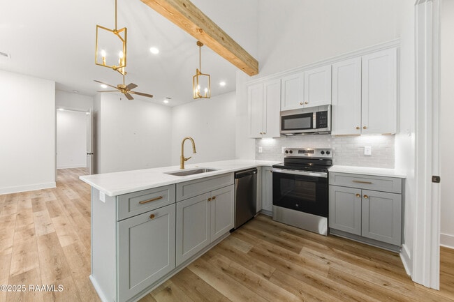 Building Photo - 119 Mayberry Grv St