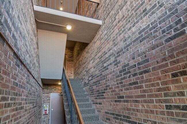 Building Photo - 3531 Central Rd