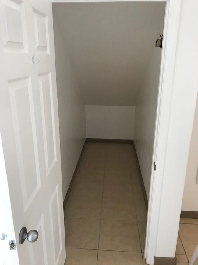 Building Photo - 202 - CA