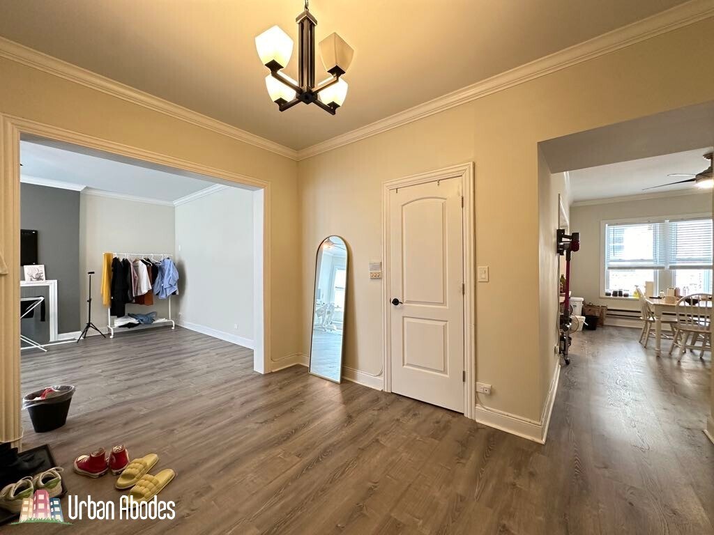 Building Photo - 321 Kedzie St