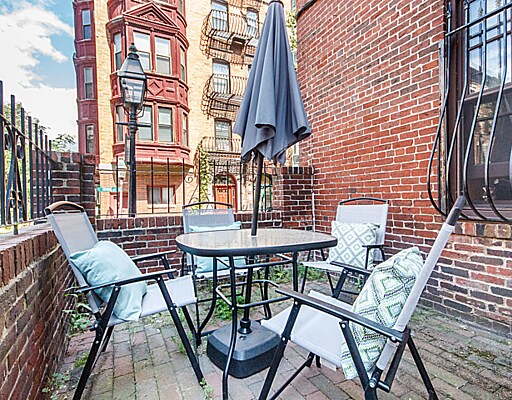 Building Photo - 88 Myrtle St