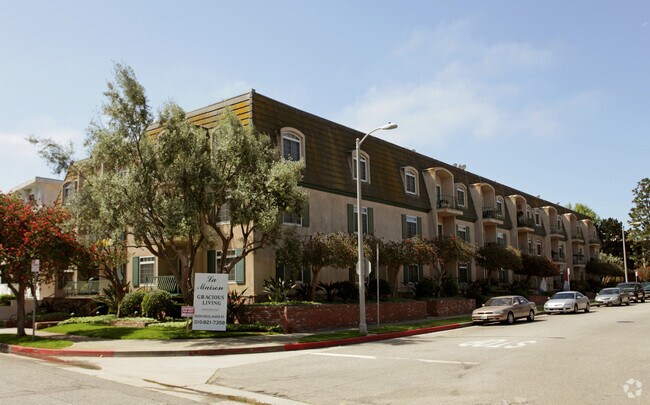 Primary Photo - La Maison Apartments