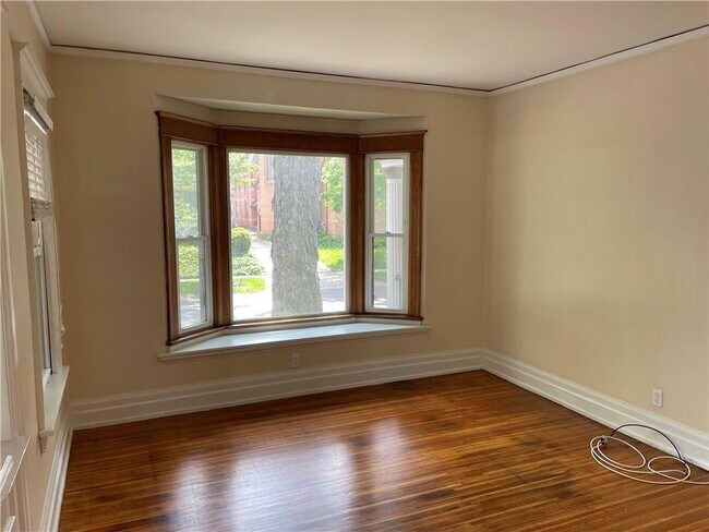 Building Photo - 110 Averill Ave