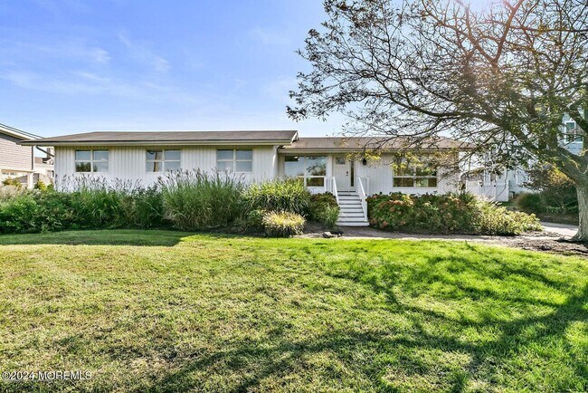 Building Photo - 65 Seaview Ave