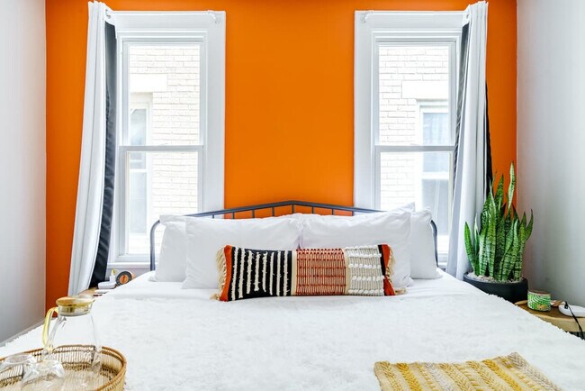 Building Photo - 33 Lundy St