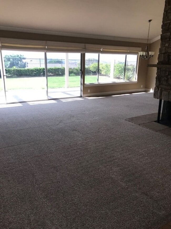 Building Photo - Turtle Rock Gem