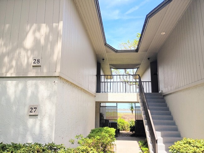Building Photo - 28 Alcira Ct