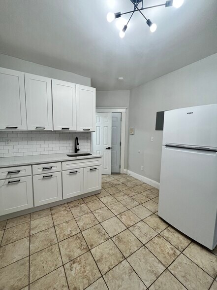 137 West 54th St 2 - 136 W 54th St