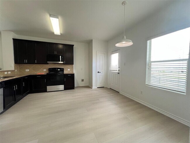 Building Photo - 13509 Coomer Path