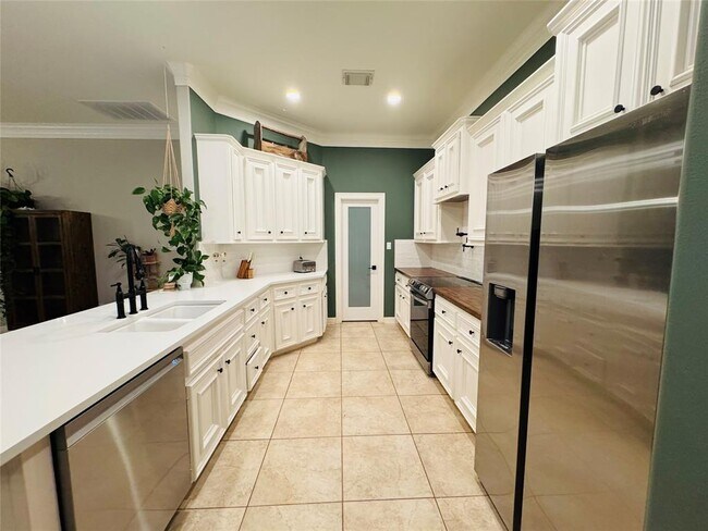 Building Photo - 11902 Cranberry Ln