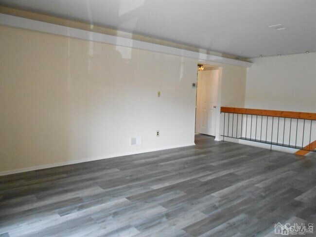 Building Photo - 512 Sharon Garden Ct