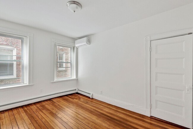 Building Photo - 864 Huntington Ave