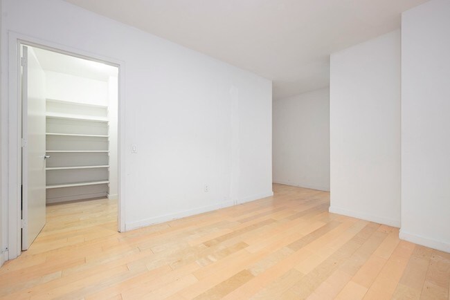 Building Photo - 2 Bedroom @ 90W !