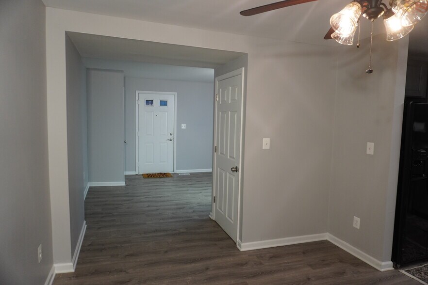 Building Photo - 25 Patricks Ct