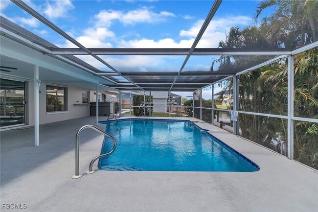 Building Photo - 4330 S Canal Cir