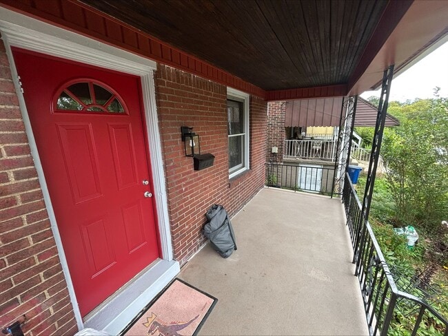 Building Photo - Cozy 2 bedroom in Squirrel Hill