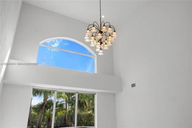 Building Photo - 16449 SW 84th Pl