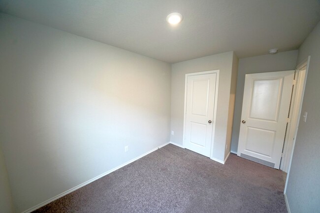 Building Photo - Great 3/2 Located in Rosillo Ranch Now Ava...