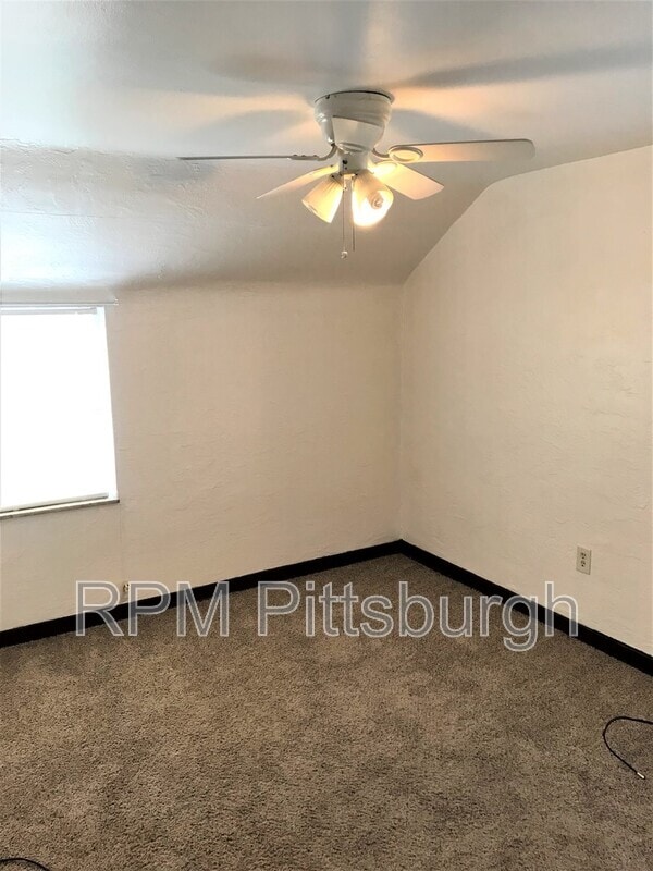 Building Photo - 1685 Doyle St