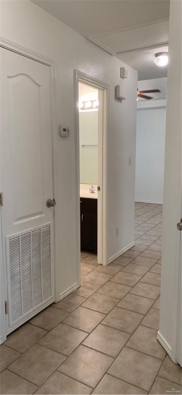 Building Photo - 9 Moonlight Ln