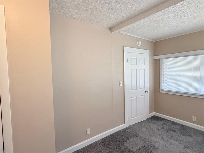 Building Photo - 2609 4th St S