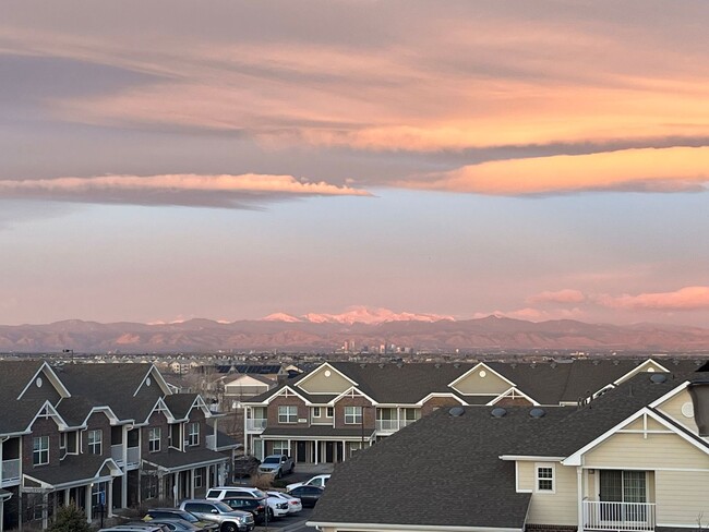 Building Photo - 1 bed 1 bath w/ Beautiful Mountain views!