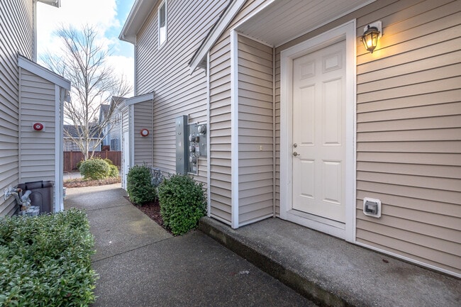 Building Photo - Low Maintenance Living 2 Bedroom Condo, Du...