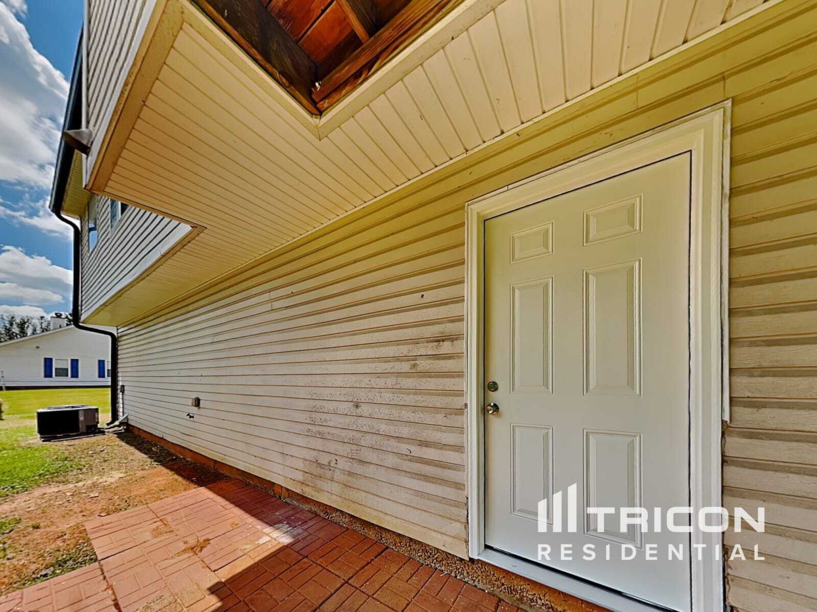 Building Photo - 109 Massey Ln