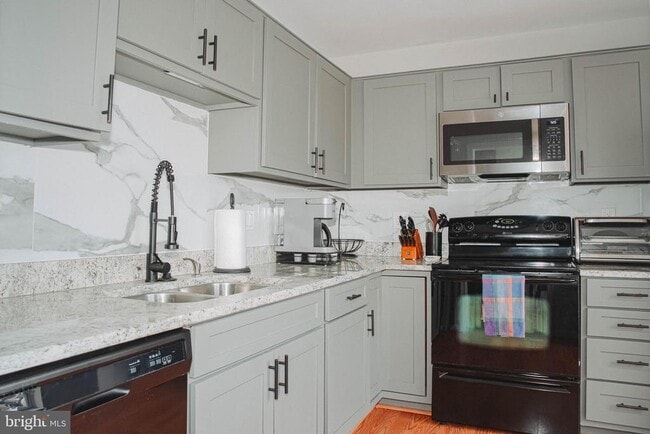 Building Photo - 2830 Emma Lee St