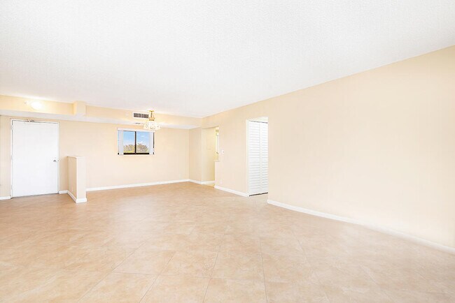 Building Photo - 400 Ocean Trail Way
