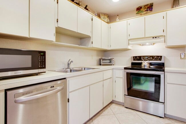 Building Photo - 7919 SE Villa Cir