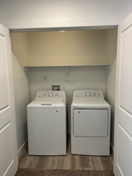 Building Photo - 3933 Orinda Dr