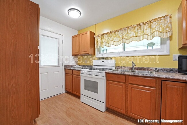 Building Photo - 3985 Ural Ave