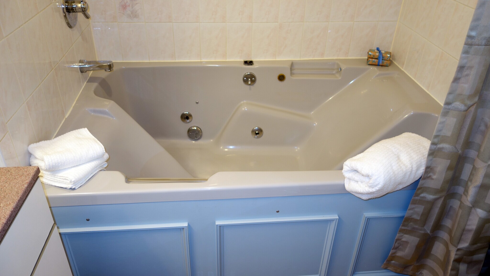 Building Photo - 33 River Front Dr