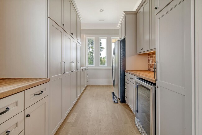 Building Photo - 4 Bedroom 4.5 Bath Home in Dunes West - Mt. Pleasant