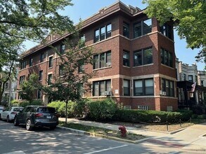 Building Photo - 1400 W Summerdale Ave