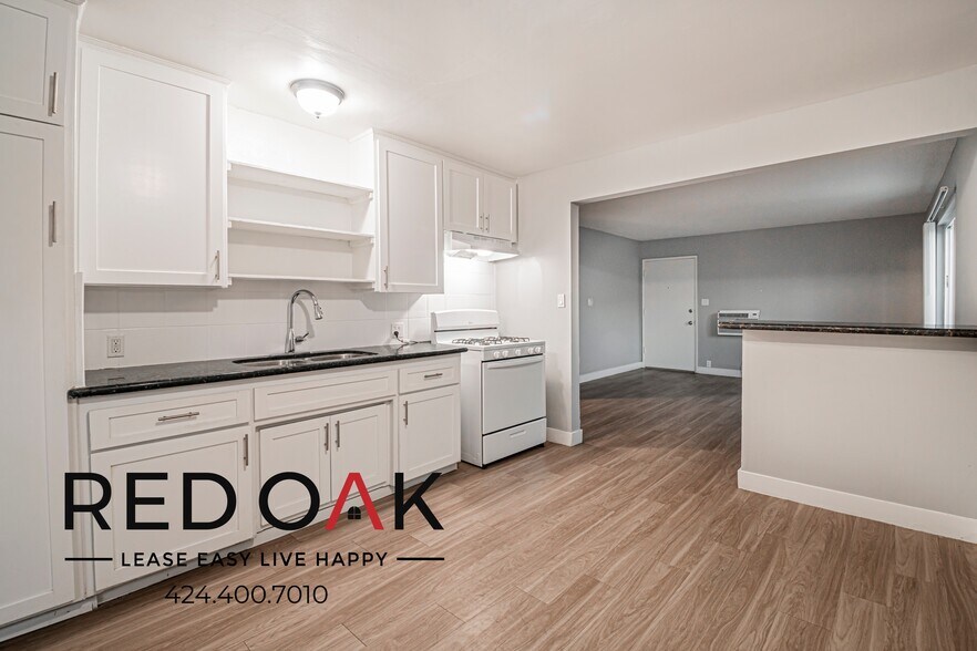 Building Photo - 690 S Riverside Ave