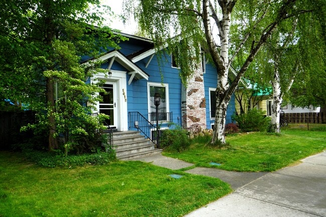 Building Photo - 1412 N 13th St