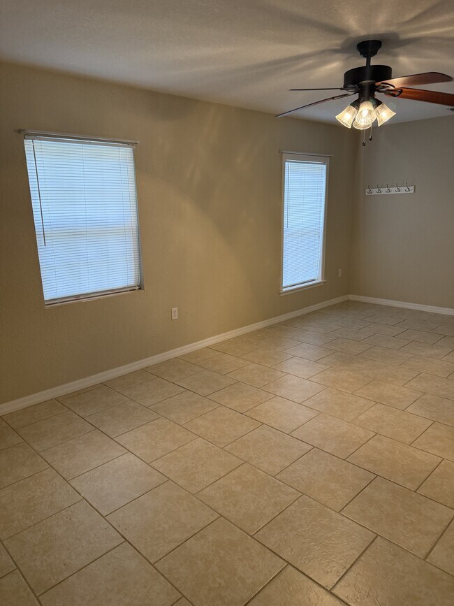 Building Photo - 509 Brightwood Ave