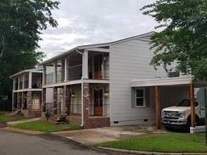 Building Photo - 417 1st St S