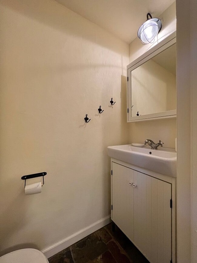 Building Photo - Charming North Napa Condo in Prime Location – A Must See!