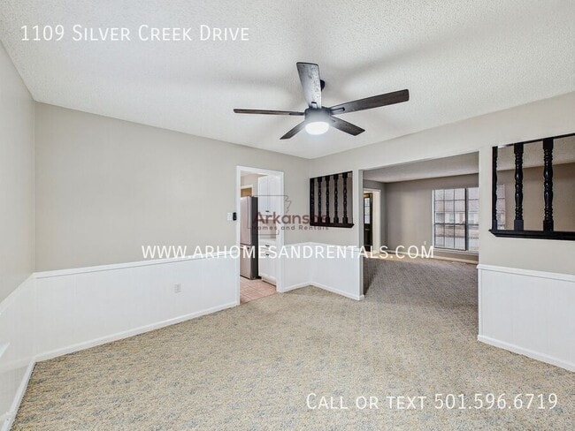 Building Photo - 1109 Silver Creek Dr