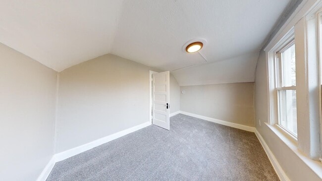 Building Photo - Old Brooklyn Area - 3 Bedroom Single Famil...