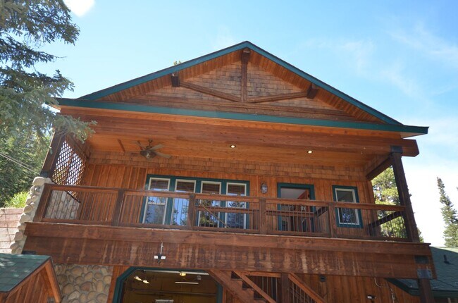 Building Photo - 471 High Point Dr