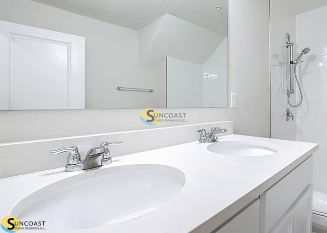 Building Photo - 3821 SW 43rd Ct